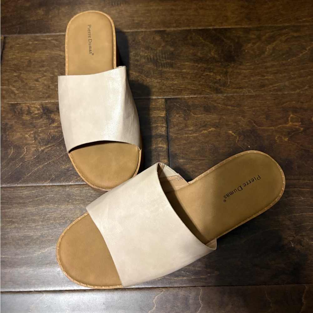 Pierre Dumas Women's Light Beige Slide Sandals